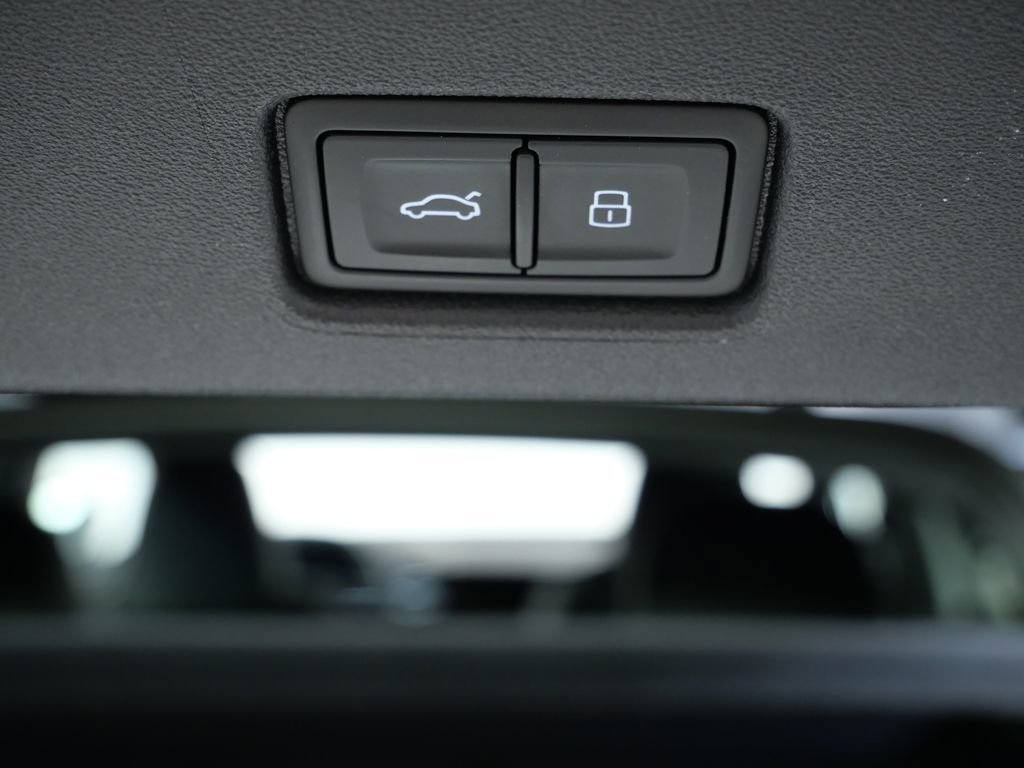 Certified 2025 Audi Q4 e-tron Prestige w/ Sport Package image 28