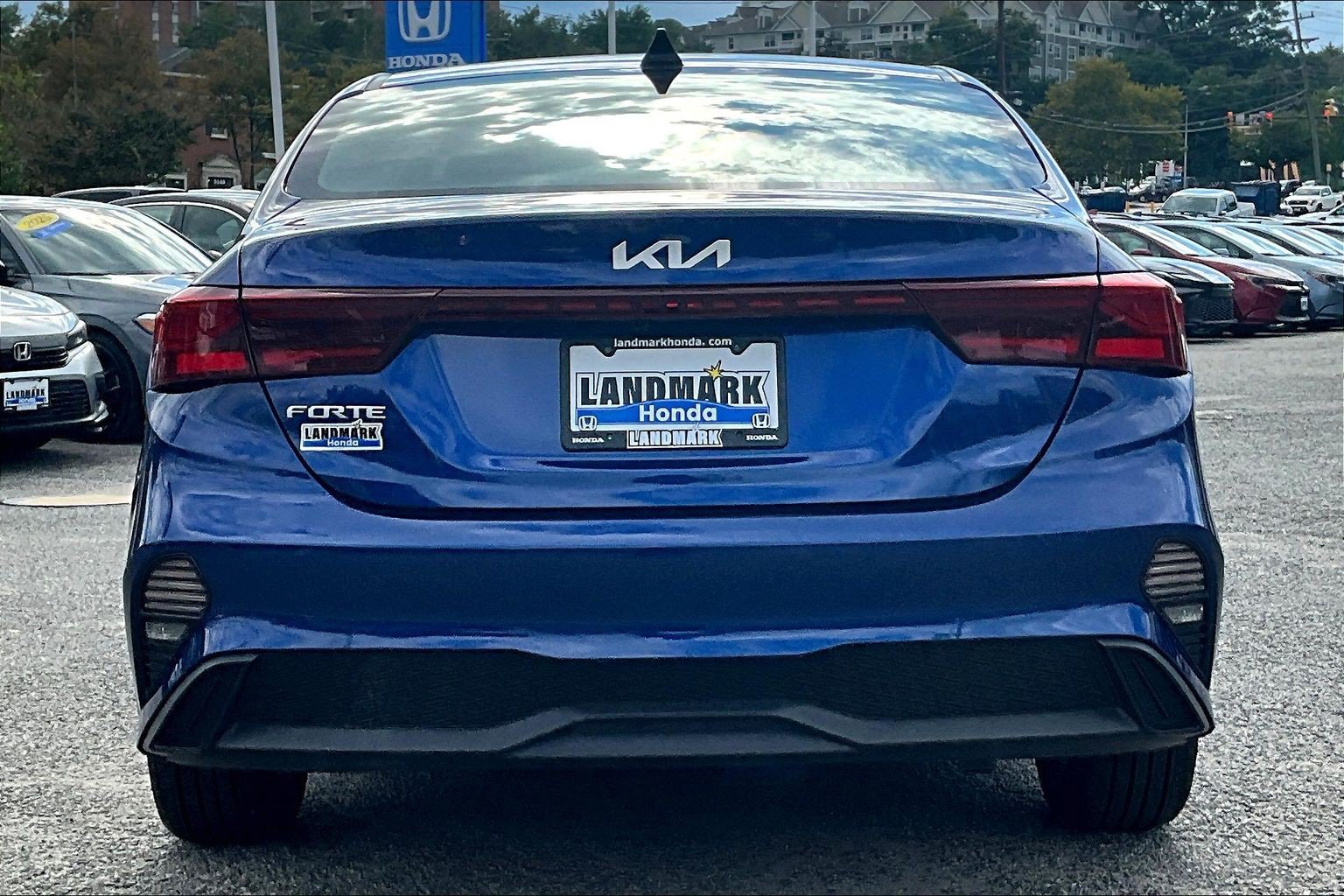 Used 2023 Kia Forte LXS w/ LXS Technology Package FWD image 4