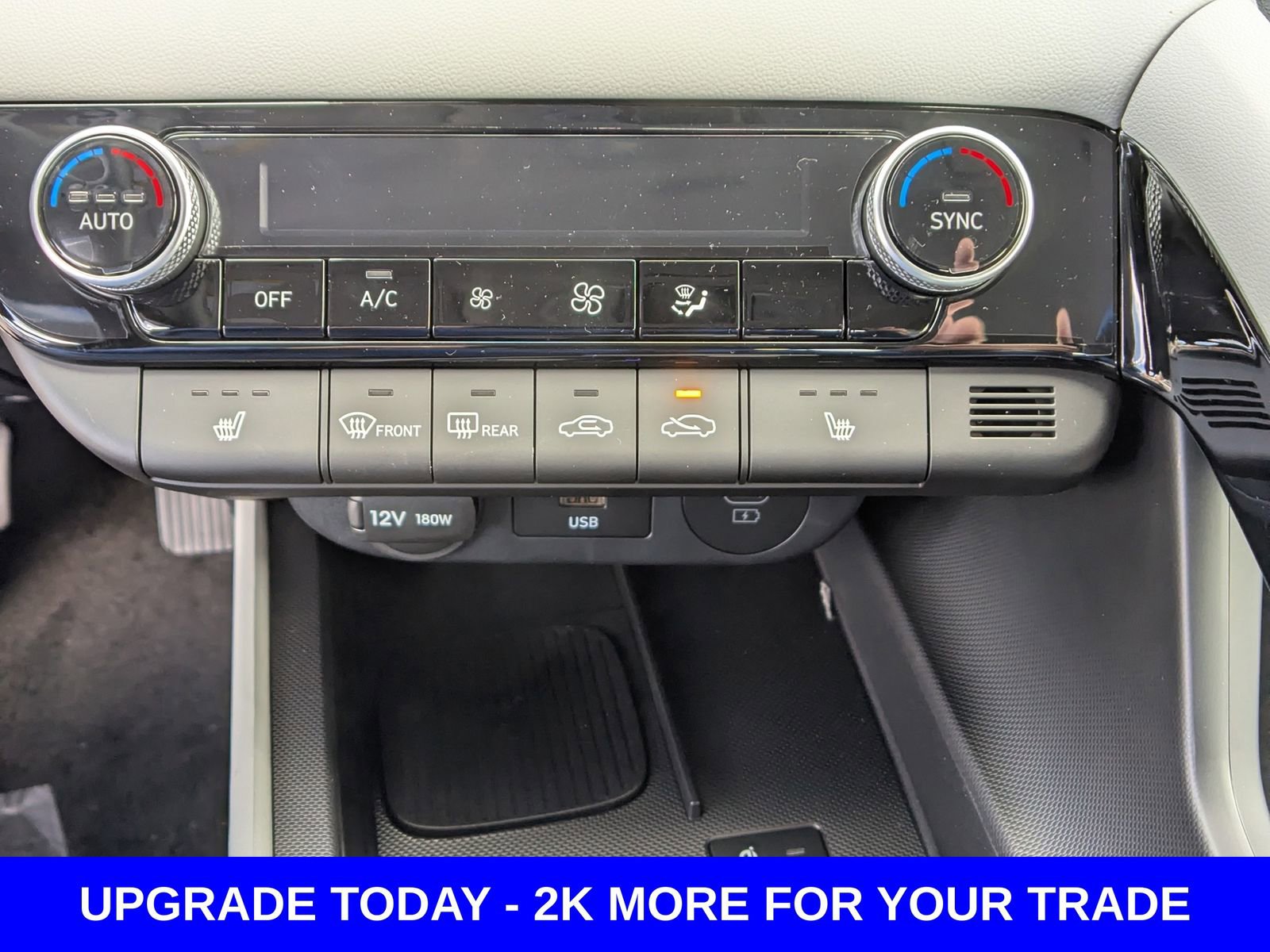 New 2026 Hyundai Elantra Limited image 29