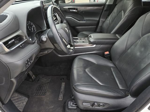 Used 2020 Toyota Highlander Limited image 28