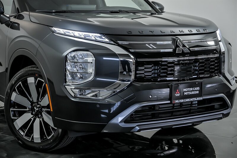 New 2026 Mitsubishi Outlander SE FWD image 2