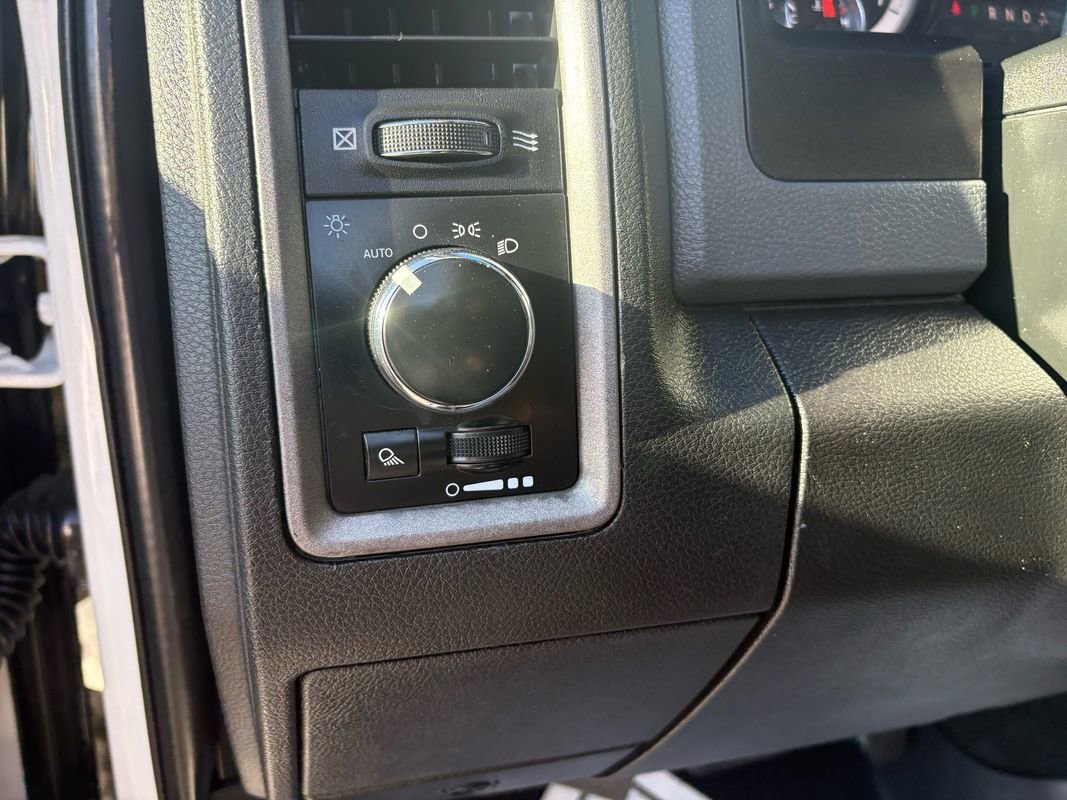 Used 2018 RAM 3500 Tradesman w/ Chrome Appearance Group image 23