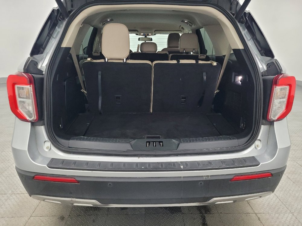 Used 2020 Ford Explorer XLT w/ Equipment Group 202A RWD image 29