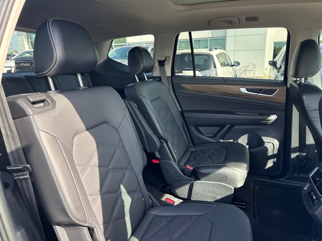 Used 2024 Volkswagen Atlas SE AWD/4WD image 21