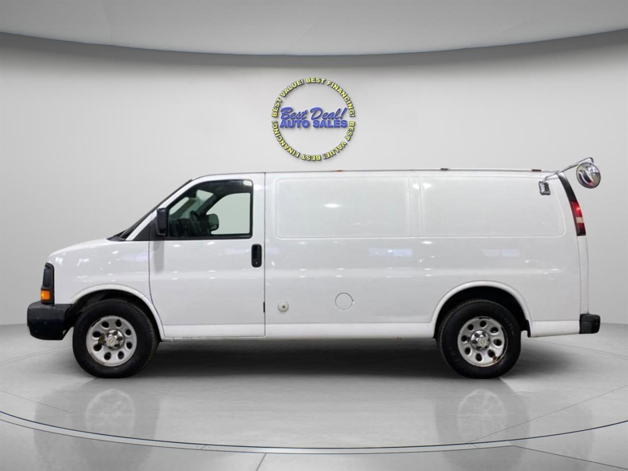 Used 2011 Chevrolet Express 1500 image 3
