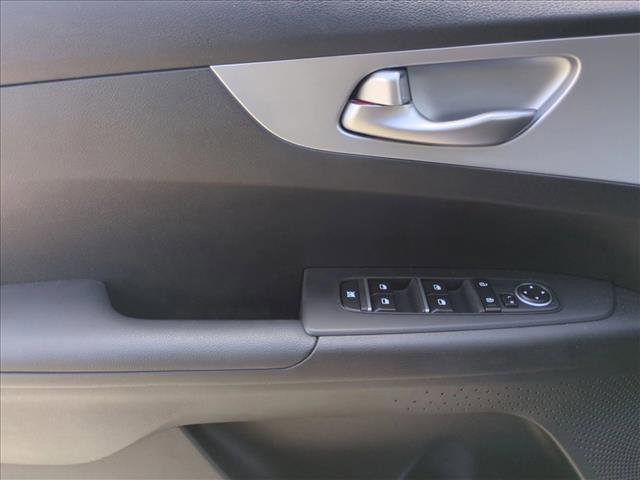 Used 2023 Kia Forte LXS w/ LXS Technology Package FWD image 11