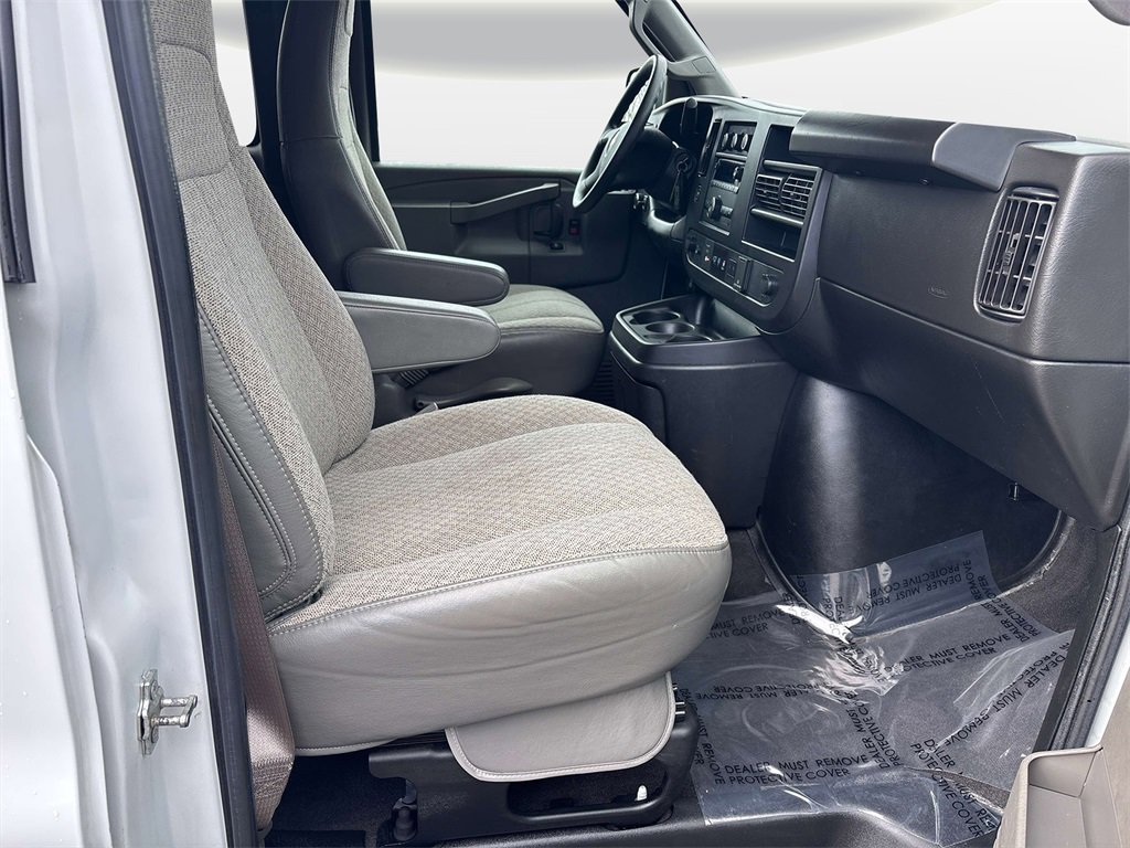 Used 2022 Chevrolet Express 3500 LT w/ LT Preferred Equipment Group image 15