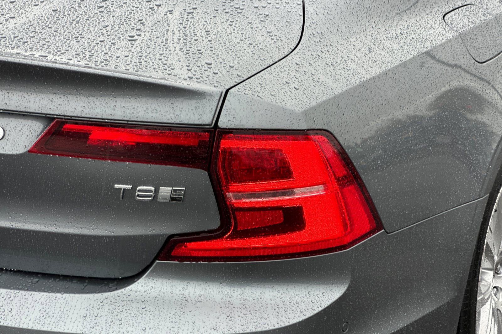 Used 2018 Volvo S90 T8 Inscription w/ Convenience Package image 25