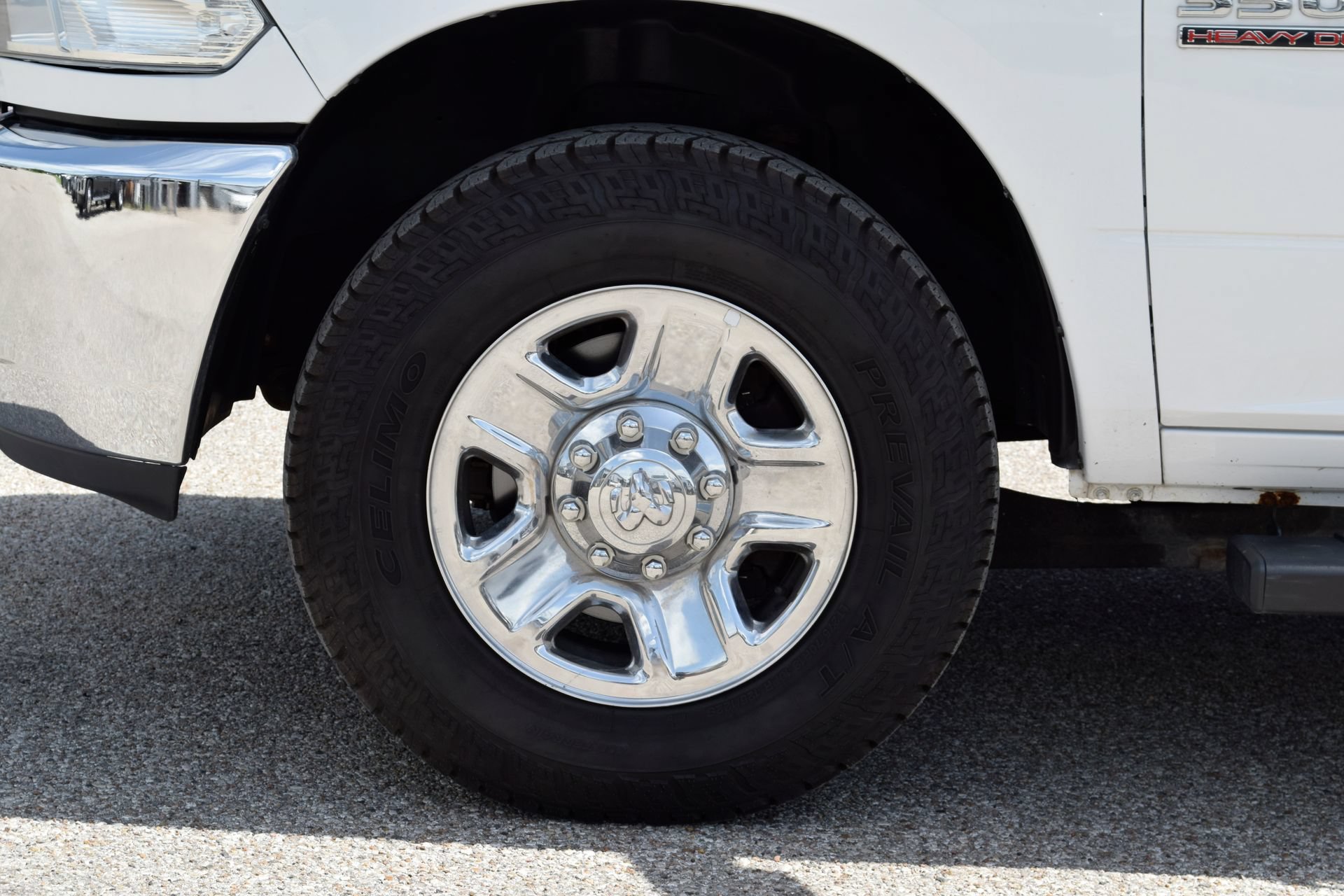 Used 2017 RAM 3500 Tradesman RWD image 25