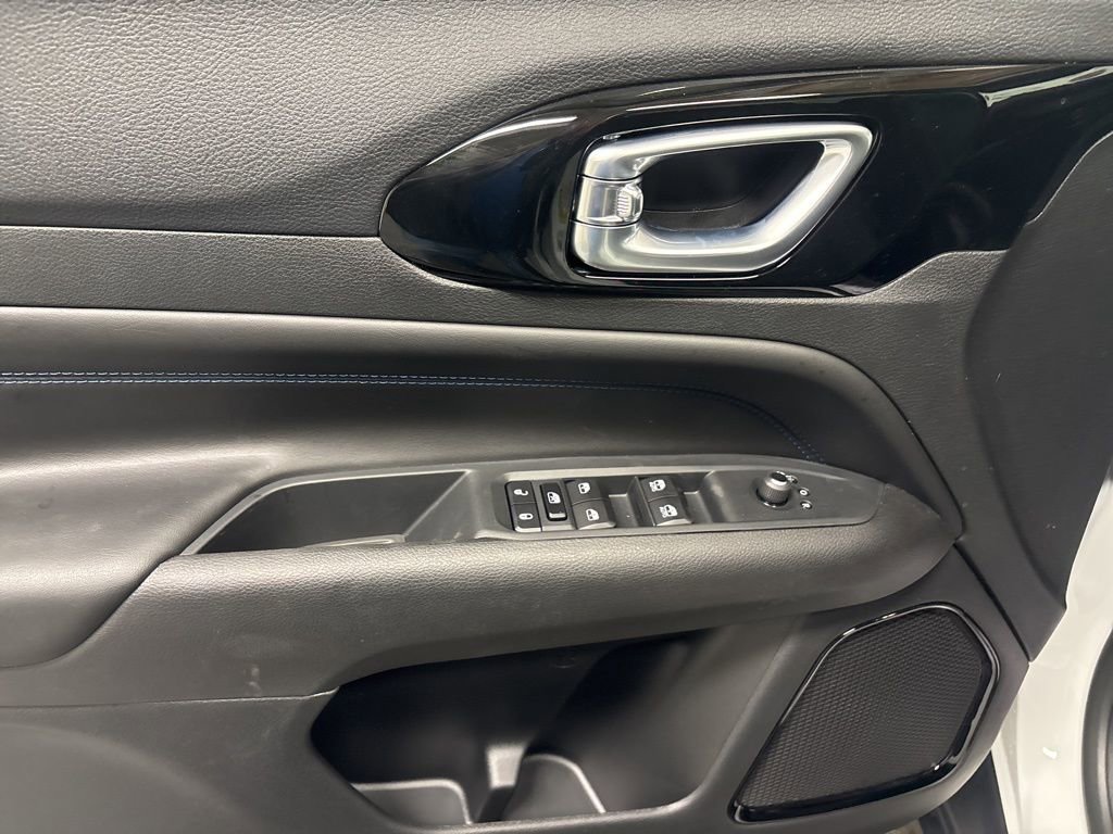 New 2026 Jeep Compass Limited image 13