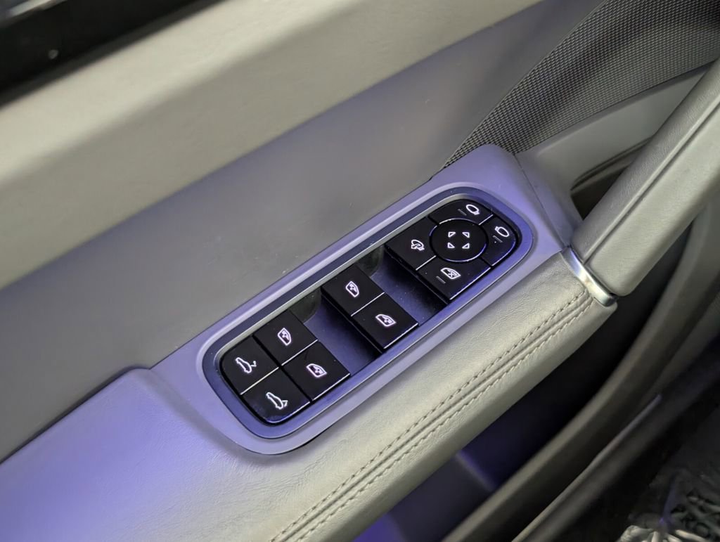 Used 2021 Porsche Cayenne S image 28