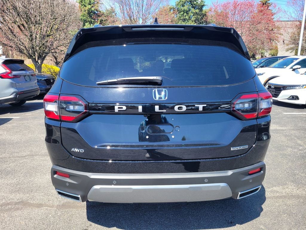 New 2026 Honda Pilot Touring image 4