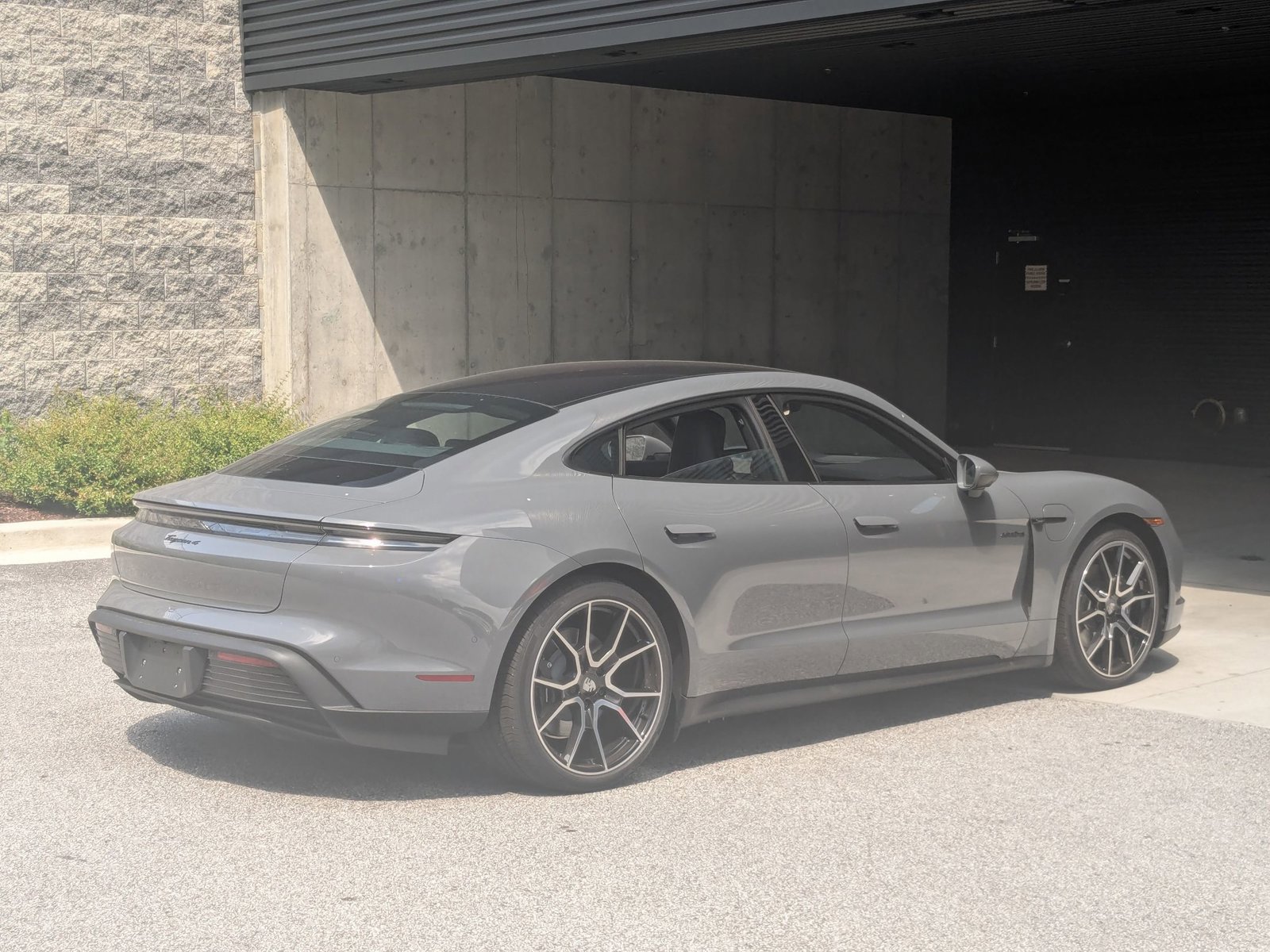 New 2025 Porsche Taycan image 9