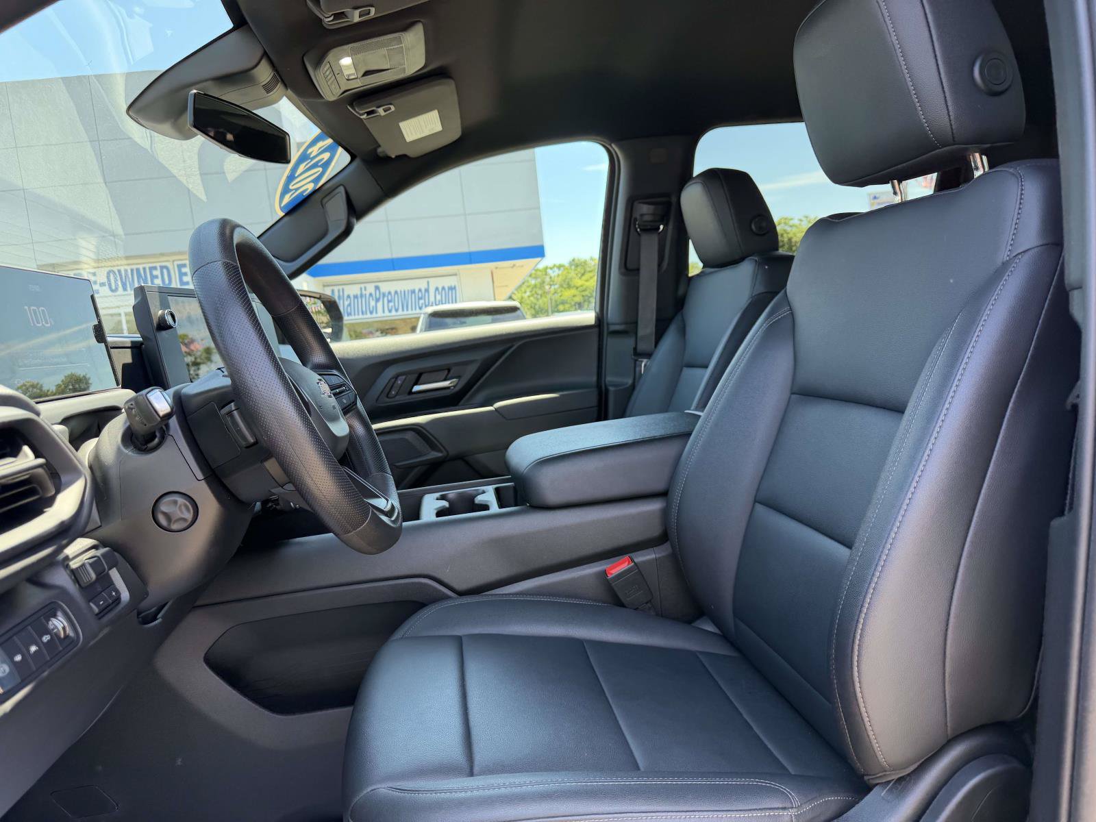 Certified 2024 Chevrolet Silverado EV W/T AWD/4WD image 15