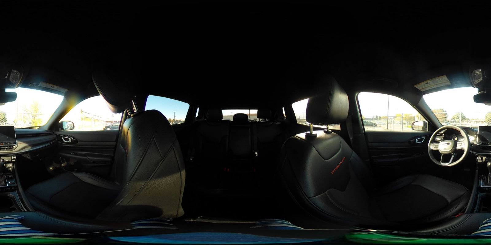 Used 2025 Jeep Compass Trailhawk image 41