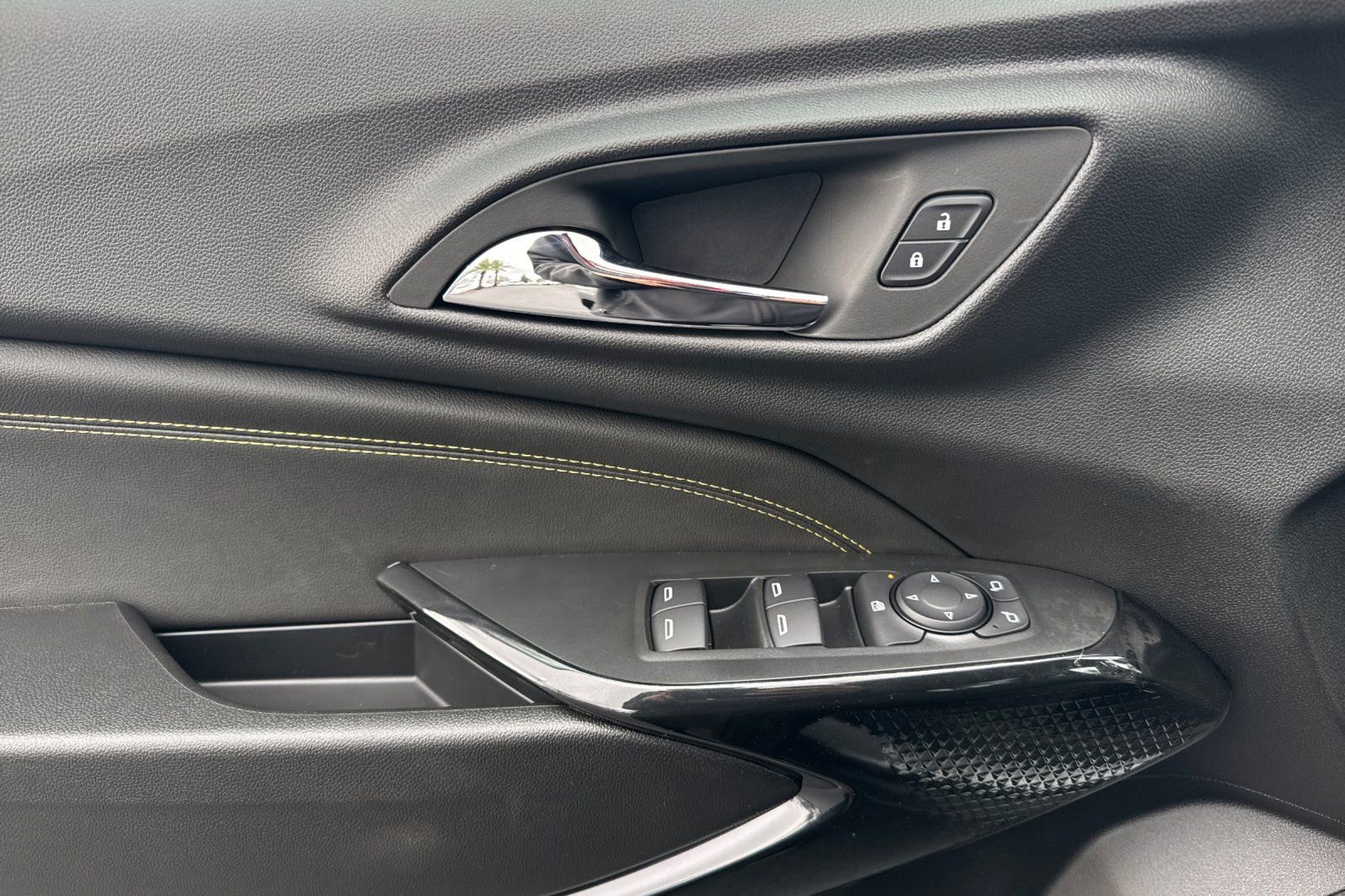 New 2026 Chevrolet Trax LT w/ Driver Confidence Package image 10