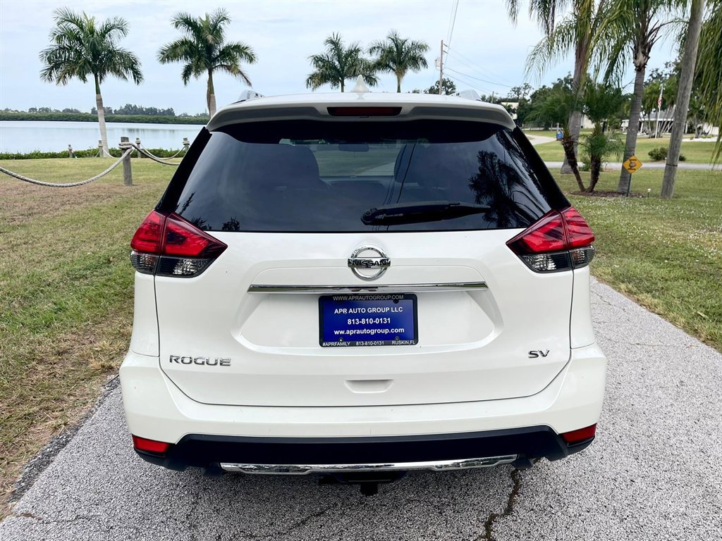 Used 2017 Nissan Rogue SV w/ SV Premium Package image 5