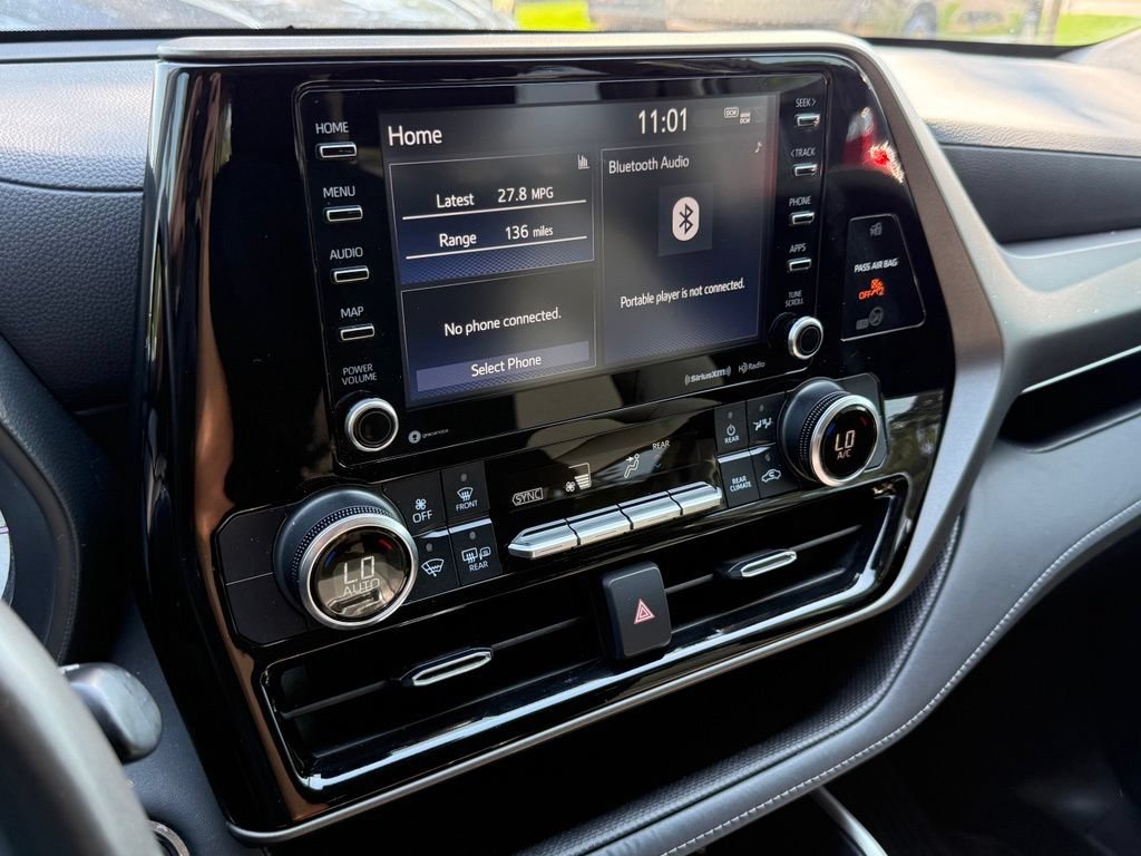 Used 2022 Toyota Highlander LE AWD/4WD image 20