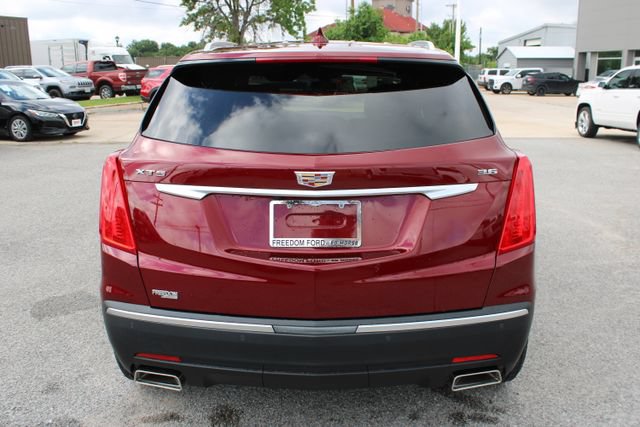 Used 2018 Cadillac XT5 Luxury w/ Driver Awareness Package FWD image 6