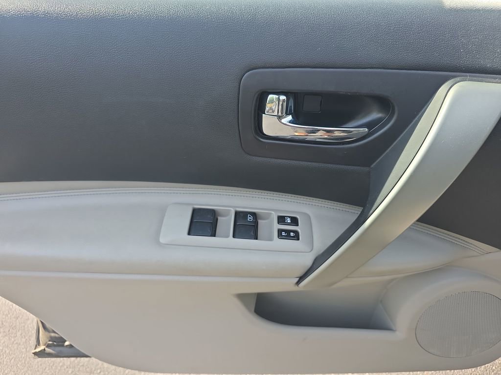 Used 2013 Nissan Rogue SL FWD image 18