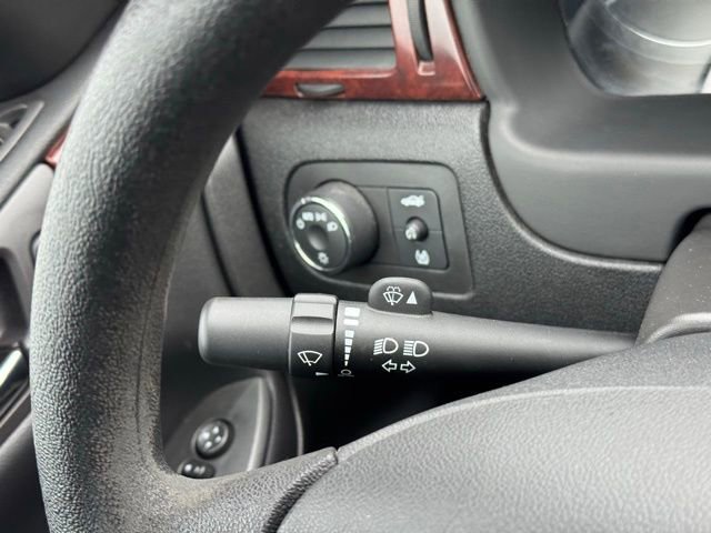 Used 2009 Chevrolet Impala LT FWD image 19