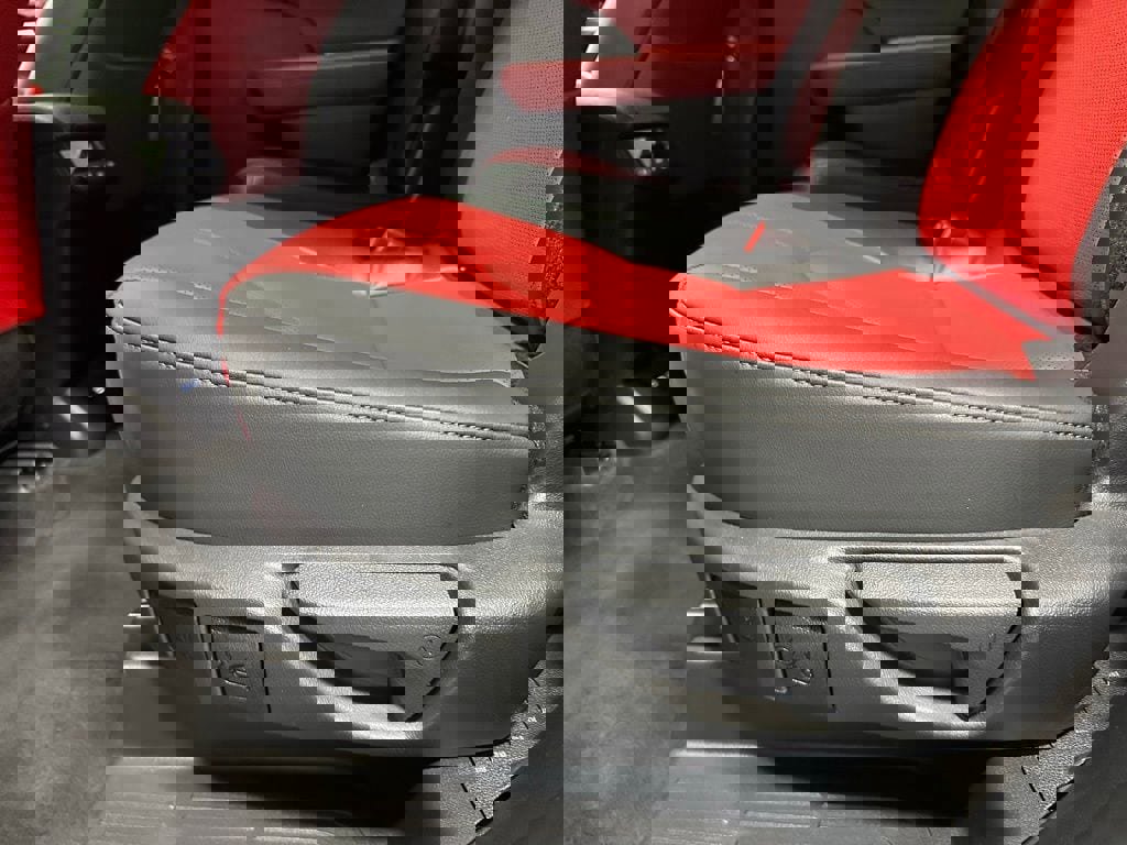 Used 2025 Toyota Highlander XSE image 45