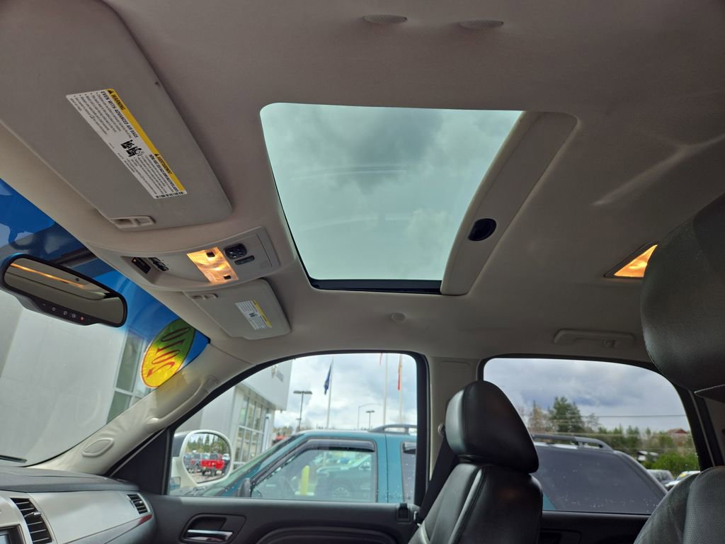 Used 2010 Cadillac Escalade AWD image 28