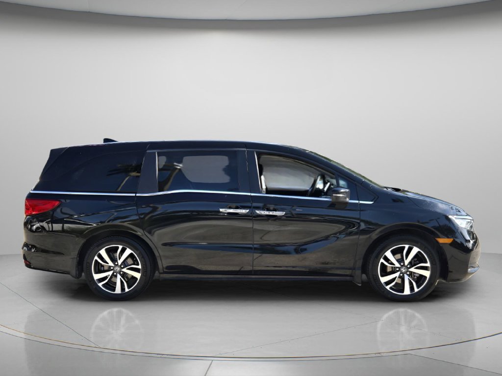 Certified 2024 Honda Odyssey Touring image 3
