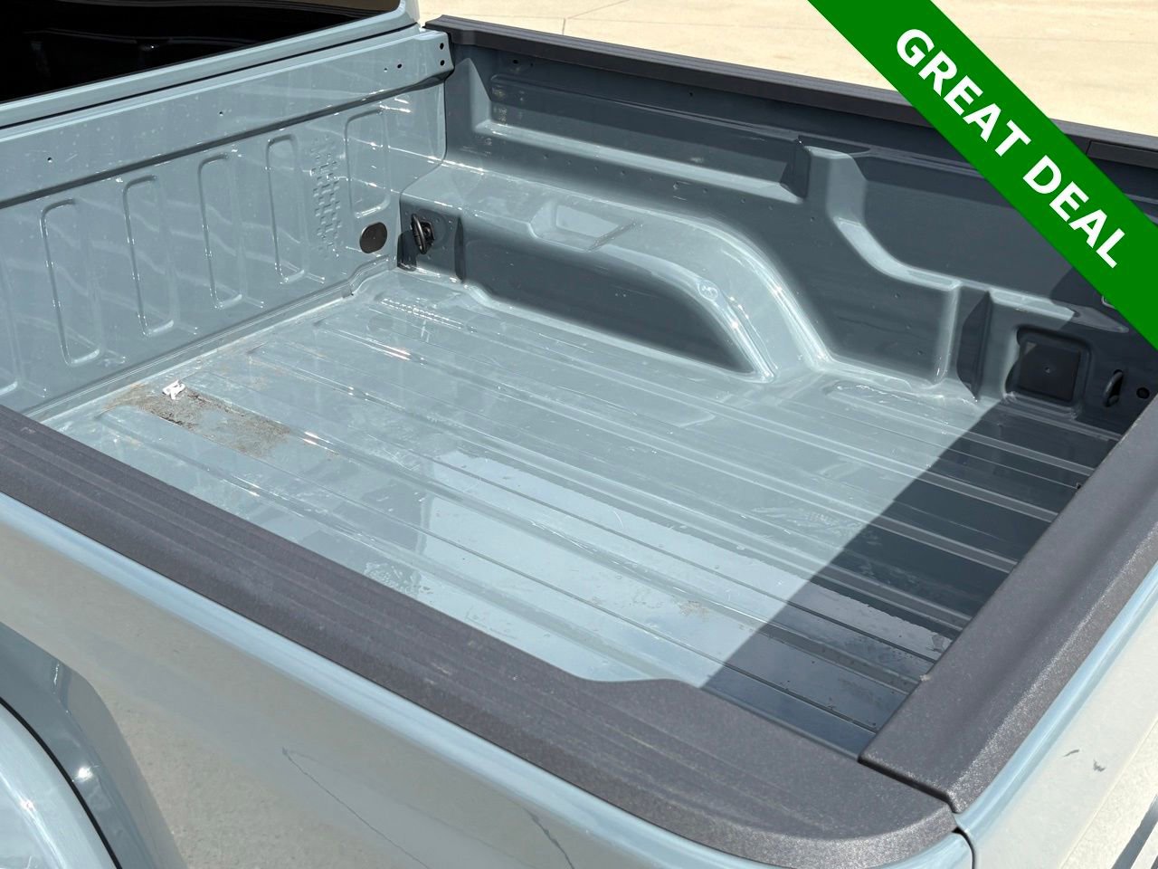 Used 2025 Jeep Gladiator Rubicon w/ Convenience Group AWD/4WD image 47