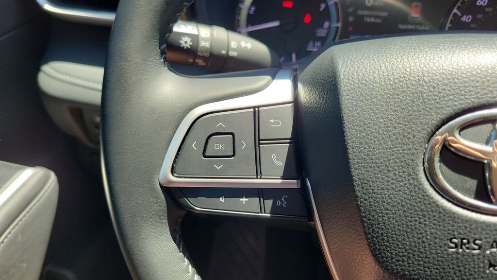 Used 2023 Toyota Highlander LE image 20