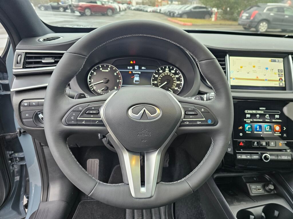 New 2025 INFINITI QX55 Essential image 30