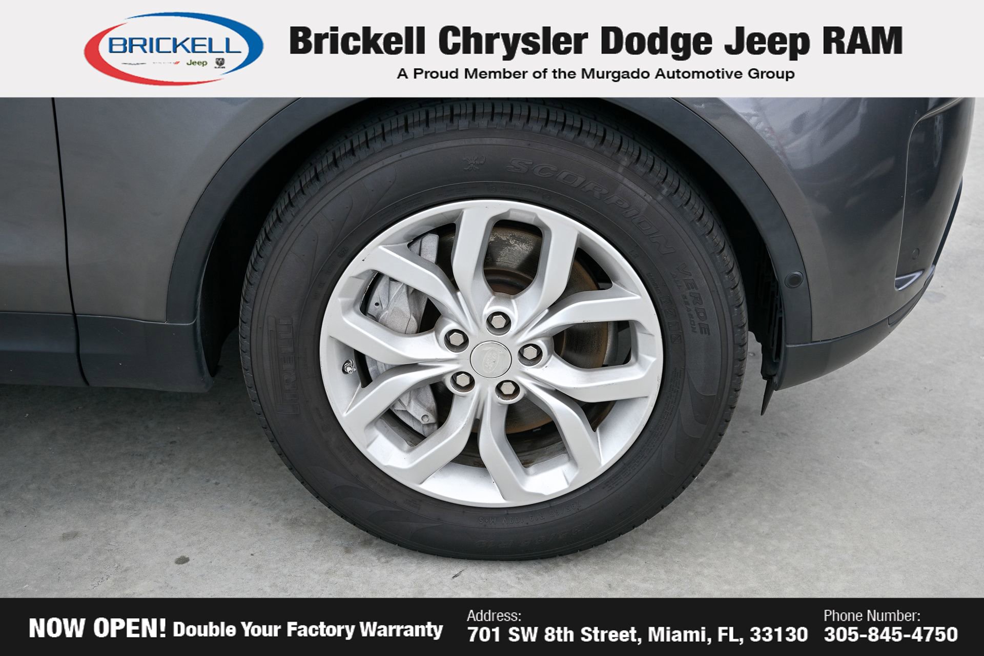 Used 2019 Land Rover Discovery SE AWD/4WD image 37