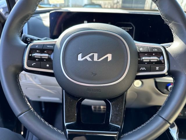 Used 2025 Kia Sorento SX image 10
