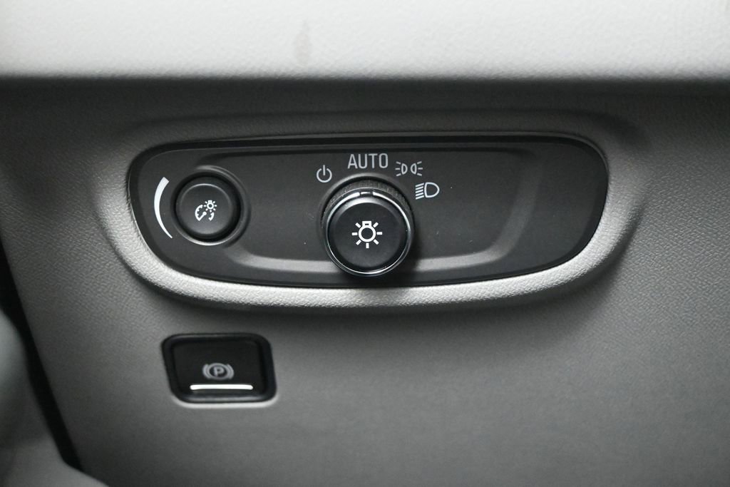 Used 2023 GMC Terrain SLE w/ Driver Convenience Package FWD image 21