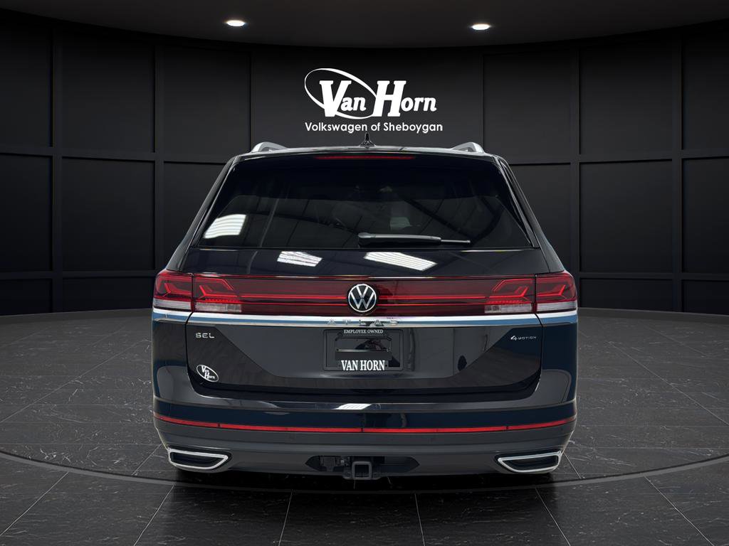 Used 2025 Volkswagen Atlas SEL AWD/4WD image 4