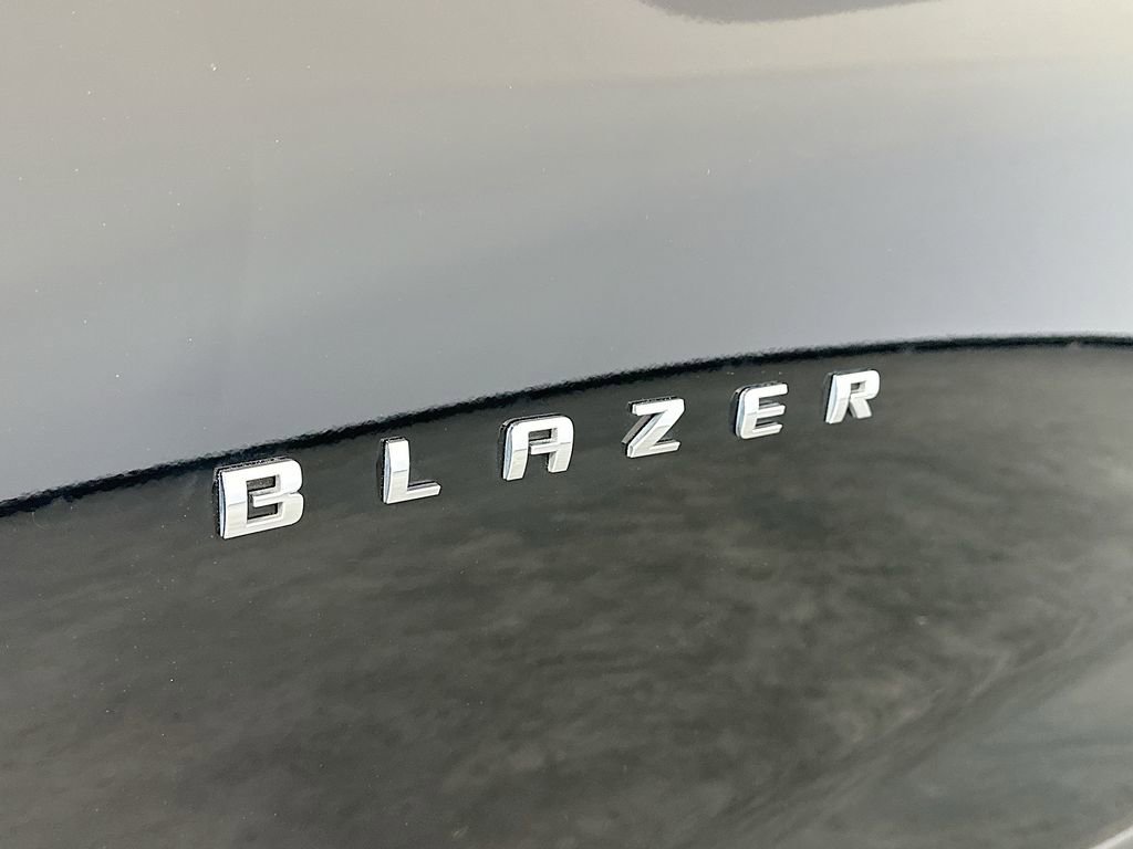 Used 2025 Chevrolet Blazer LT FWD image 36
