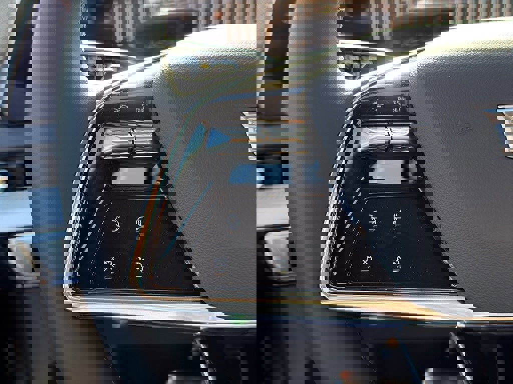 New 2026 Cadillac Optiq Luxury 1 image 21