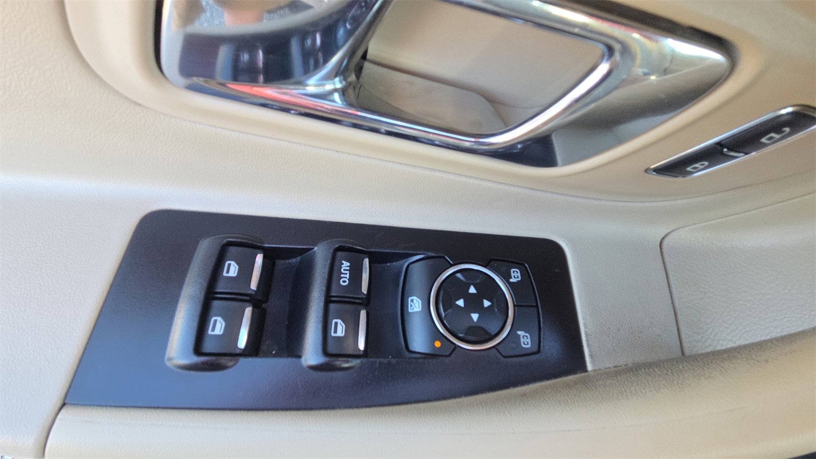 Used 2018 Ford Taurus SE image 23