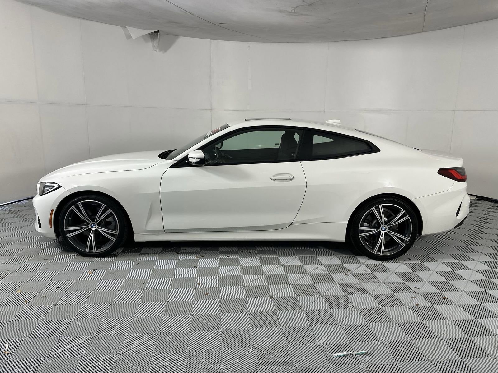 Used 2021 BMW 430i Coupe w/ Convenience Package RWD image 5
