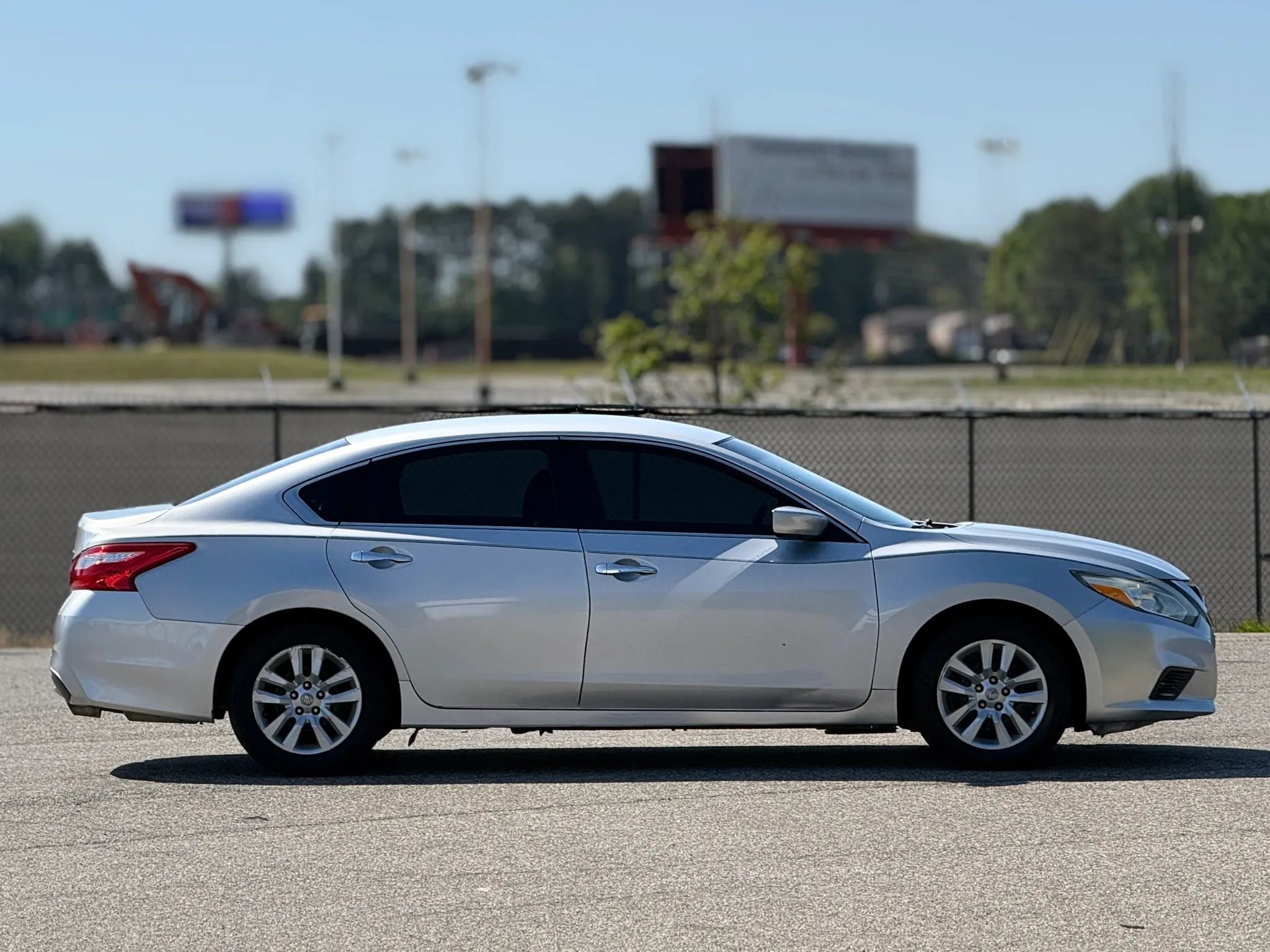 Used 2016 Nissan Altima 2.5 S w/ Power Driver Seat Package image 7