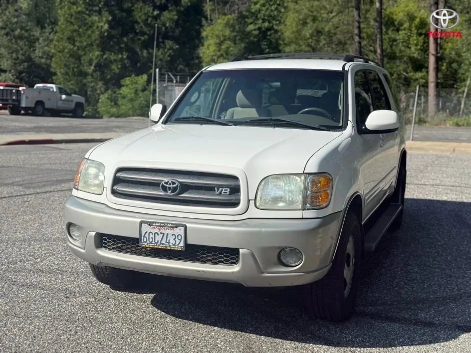 Used 2003 Toyota Sequoia SR5 RWD image 2