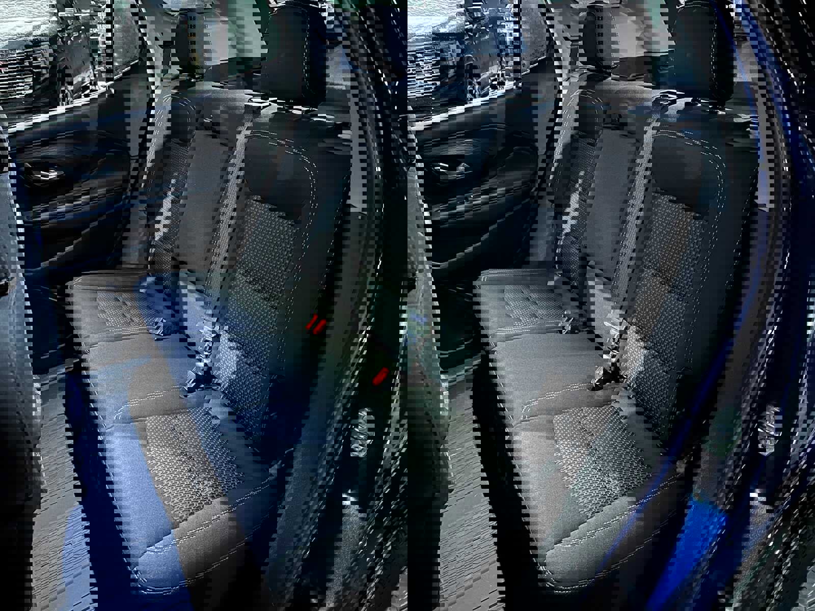 Used 2022 GMC Terrain SLE w/ Driver Convenience Package image 17