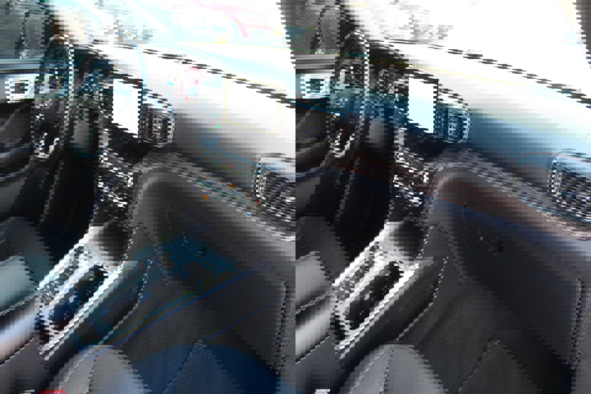 Used 2020 Ford Explorer Limited image 18