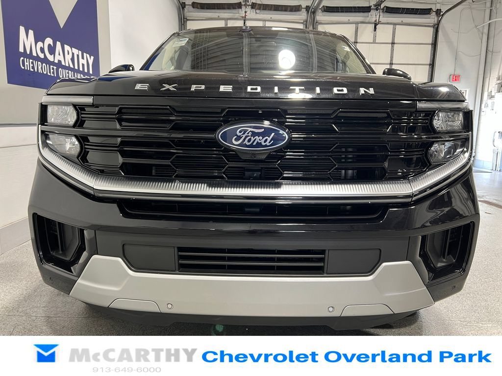 Used 2025 Ford Expedition Platinum AWD/4WD image 9