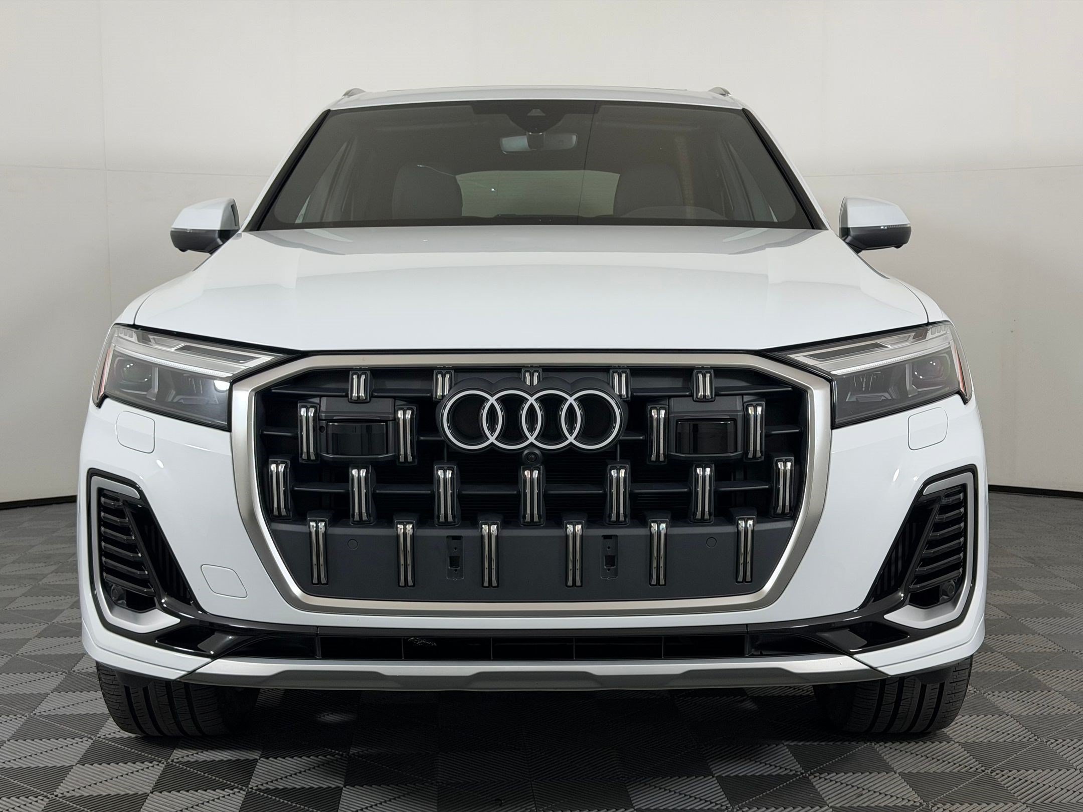Used 2025 Audi Q7 3.0T Premium Plus AWD/4WD image 6