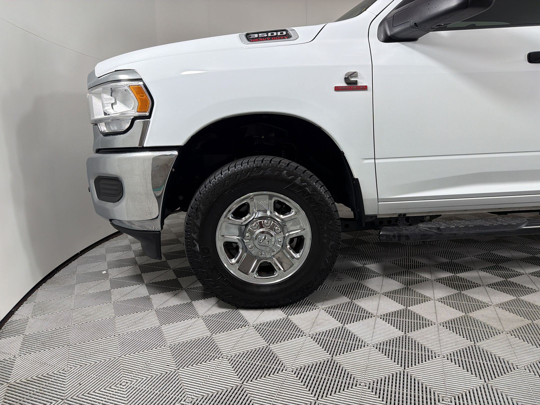 Used 2024 RAM 3500 Tradesman w/ Chrome Appearance Group AWD/4WD image 27