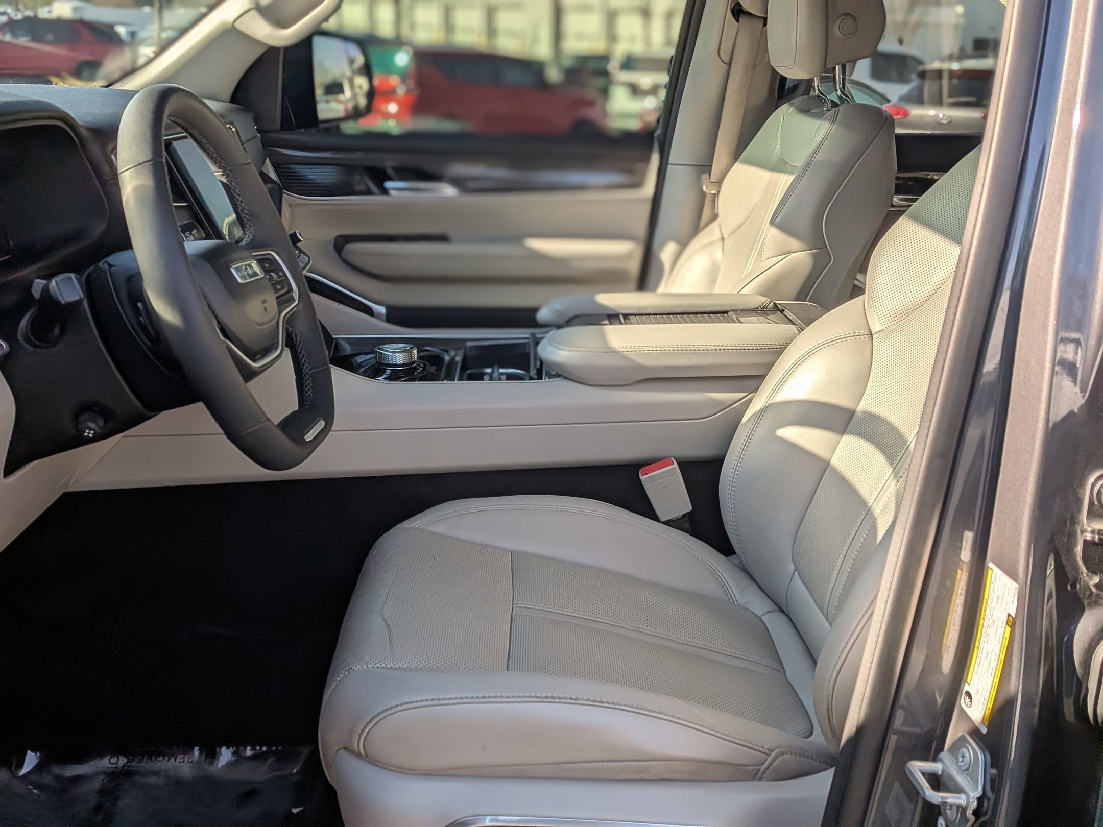 Used 2022 Jeep Wagoneer Series II image 16