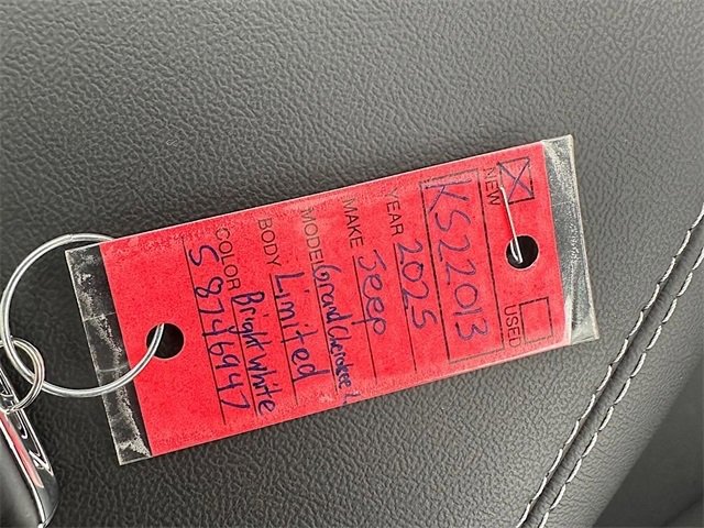 New 2025 Jeep Grand Cherokee L Limited w/ Black Appearance Package image 26