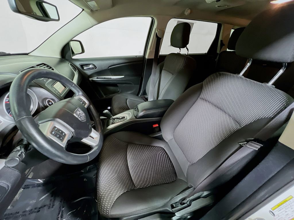 Used 2016 Dodge Journey SE w/ Flexible Seating Group image 17