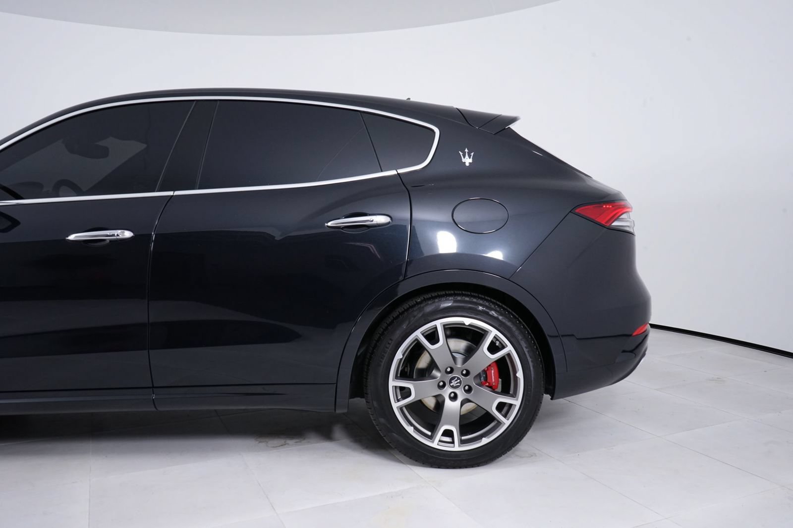 Used 2023 Maserati Levante GT AWD/4WD image 12